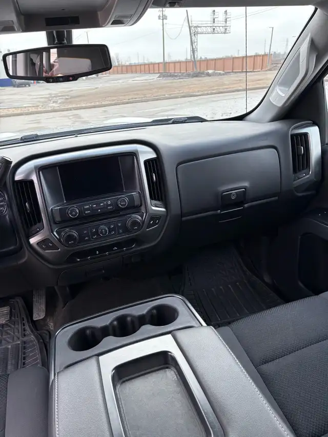 2017 Chevrolet Silverado LT - Photo 7