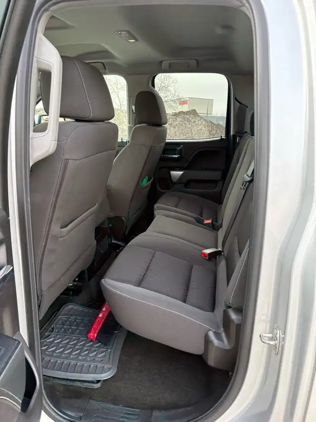 2017 Chevrolet Silverado LT - Photo 8