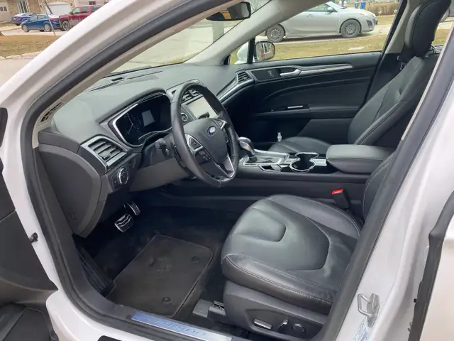 2014 Ford Fusion Titanium AWD - Photo 6