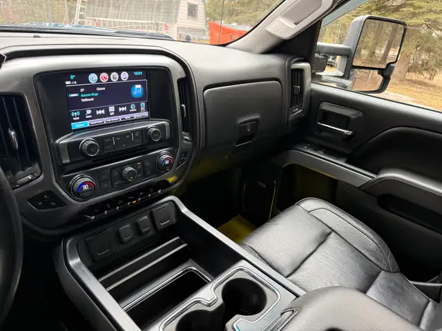 2017 Chevrolet-Silverado 1500 LTZ-6.2L, V8 (376CI) - Photo 7