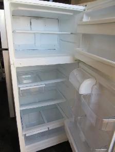 NEWER MAYTAG FRIDGE GREAT SHAPE