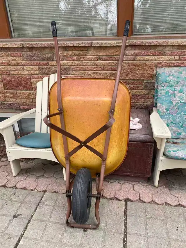 steel wheelbarrow for sale - Photo 3