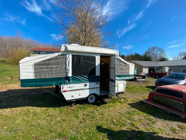 Tent trailer - Photo 2