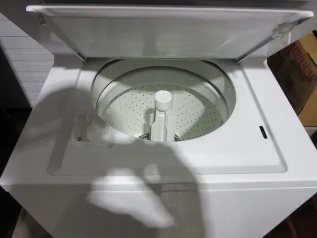 NEWER G/E LAUNDRY CENTER LIKE NEW - Photo 3