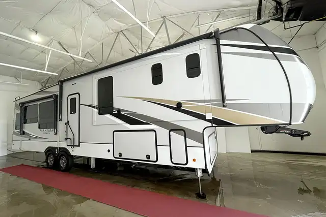 2022 Alliance RV Paradigm 370FB – Luxury Pre-Owned 5th Wheel - Photo 2
