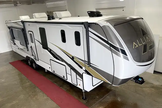 2022 Alliance RV Paradigm 370FB – Luxury Pre-Owned 5th Wheel - Photo 6