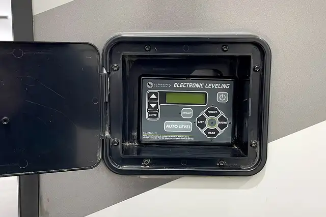 2022 Alliance RV Paradigm 370FB – Luxury Pre-Owned 5th Wheel - Photo 8