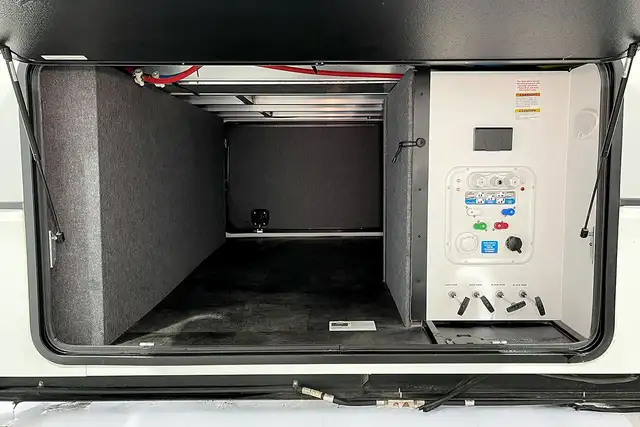 2022 Alliance RV Paradigm 370FB – Luxury Pre-Owned 5th Wheel - Photo 11