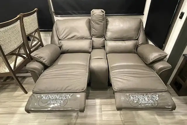 2022 Alliance RV Paradigm 370FB – Luxury Pre-Owned 5th Wheel - Photo 17