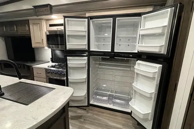 2022 Alliance RV Paradigm 370FB – Luxury Pre-Owned 5th Wheel - Photo 20