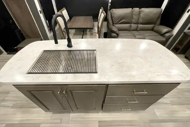 2022 Alliance RV Paradigm 370FB – Luxury Pre-Owned 5th Wheel - Photo 24