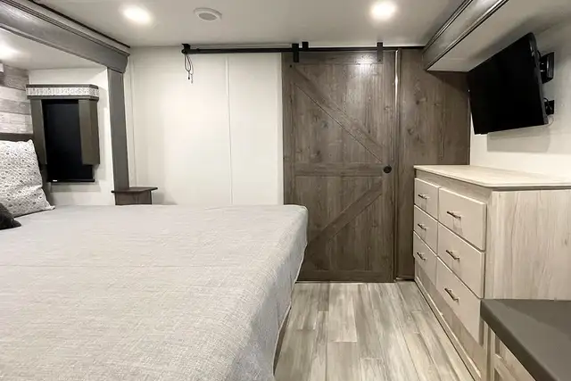 2022 Alliance RV Paradigm 370FB – Luxury Pre-Owned 5th Wheel - Photo 31