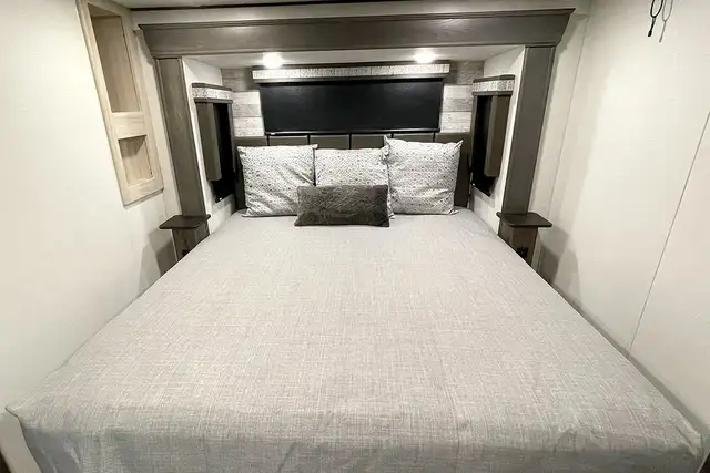 2022 Alliance RV Paradigm 370FB – Luxury Pre-Owned 5th Wheel - Photo 32