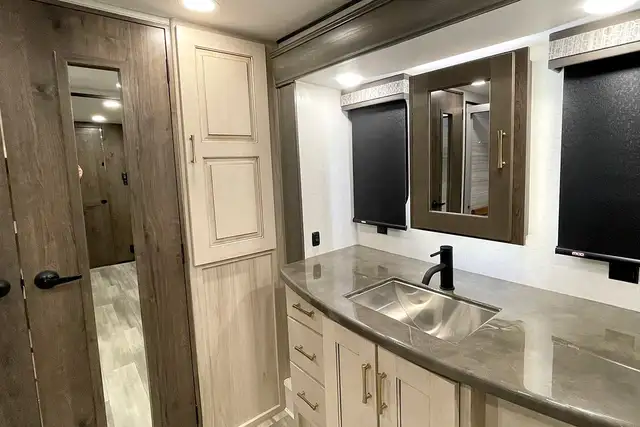 2022 Alliance RV Paradigm 370FB – Luxury Pre-Owned 5th Wheel - Photo 35