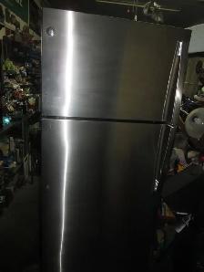 NEWER STAINLESS STEEL FRIDGE GREAT SHP