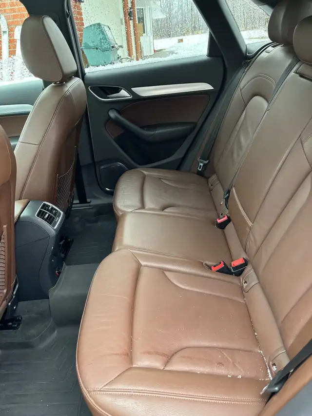 2015 Black Audi Q3 with leather and sunroof - Photo 7