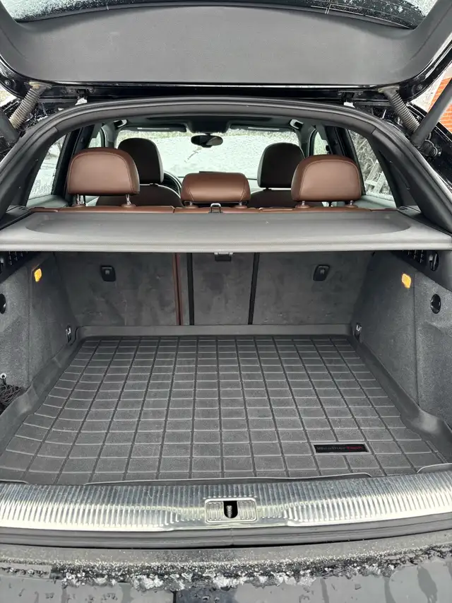 2015 Black Audi Q3 with leather and sunroof - Photo 8