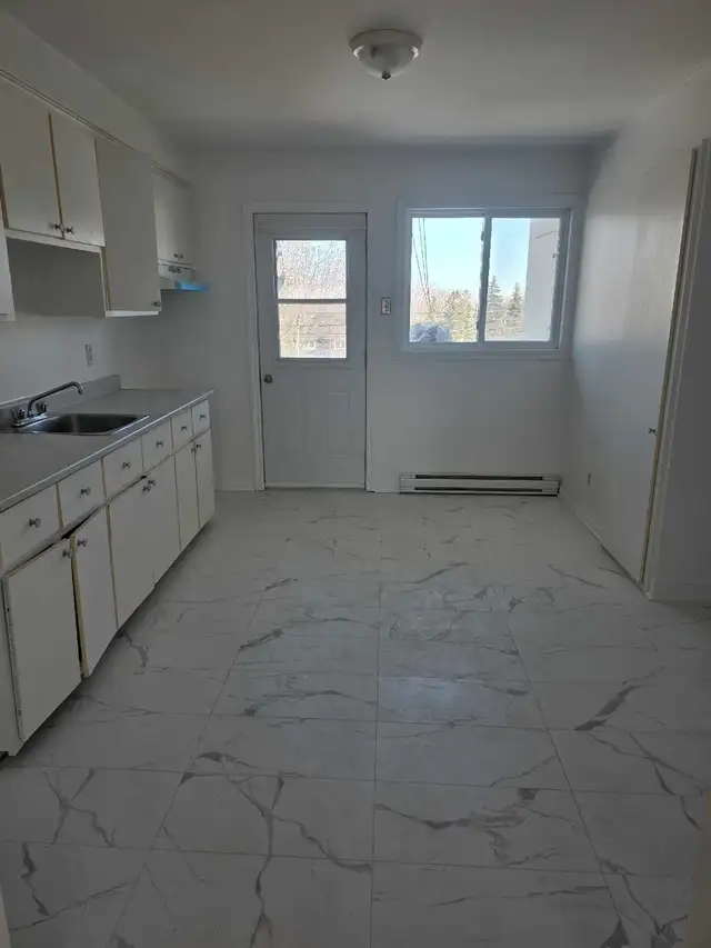 apparemment 4 1/2 a louer a pointe aux trembles - Photo 2