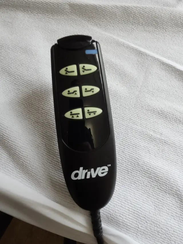 HOSPITAL BED - Photo 4