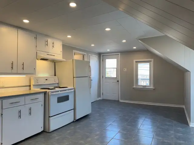 Bourget 1 Bedroom Apartment For Rent   Den All Inclusive - Photo 3