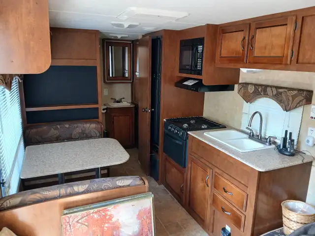 RV trailers - Photo 3