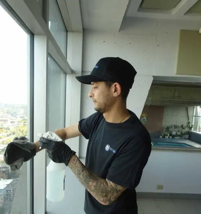 ENTRETIEN MÉNAGER PROFESSIONNEL – SOLUTIONS COMMERCIALES & RÉSID - Photo 3