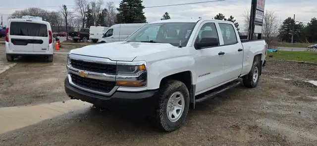 2018 Chevrolet Silverado 1500 Work Truck 4x4 - 4 Doors - V8 5.3L - Photo 3
