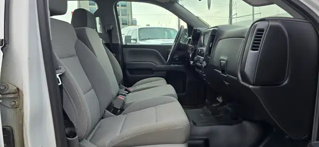 2018 Chevrolet Silverado 1500 Work Truck 4x4 - 4 Doors - V8 5.3L - Photo 10