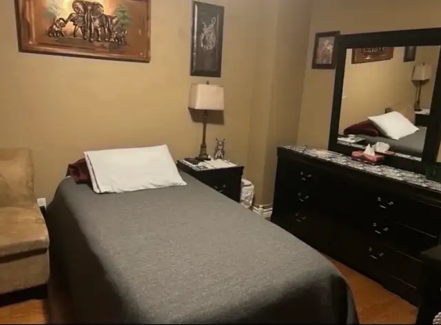 Room Available Immediately 5 Mins To Darlington OPG Plant - Photo 2