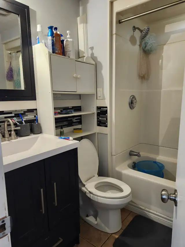 40 Cliff St #4 - Updated 3BR, Central Location, W/D in unit - Photo 8