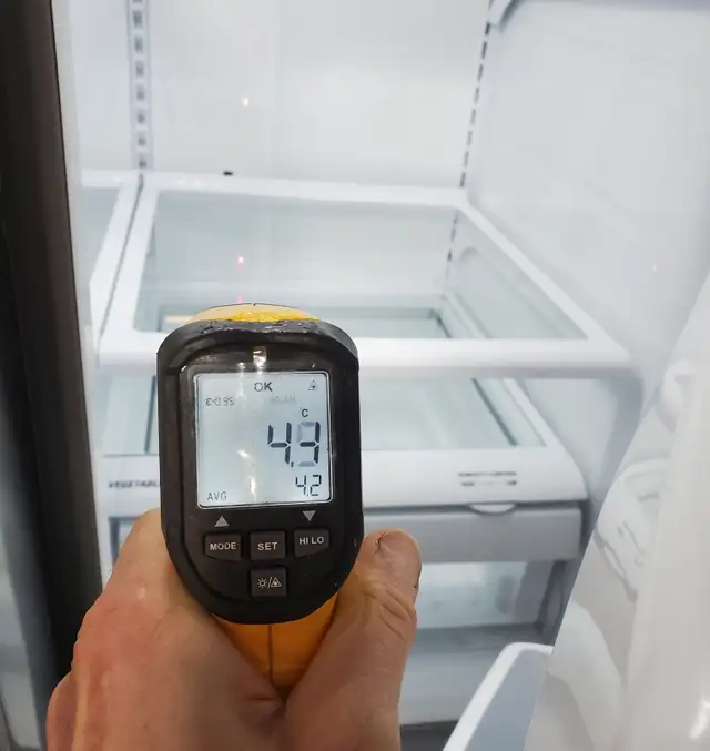 LG French Door Fridge - Excellent condition - Stainless Steel - - Photo 5