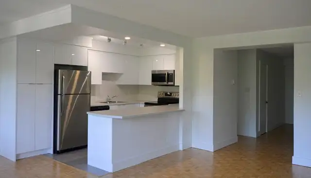 SULLIVAN'S POND ONE BEDROOM AVAIL MAY 8th $1695