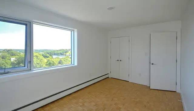 SULLIVAN'S POND ONE BEDROOM AVAIL MAY 8th $1695 - Photo 4