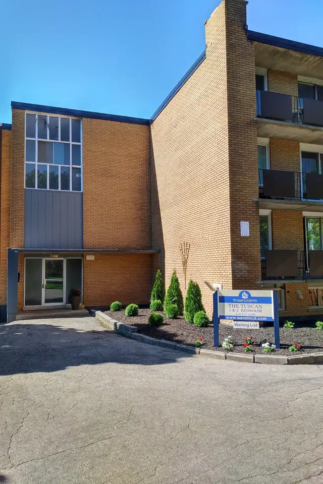 ALL INCLUSIVE - The Tuscan Apt 2BR Apt-Modern Upgrades - Balcony - Photo 2