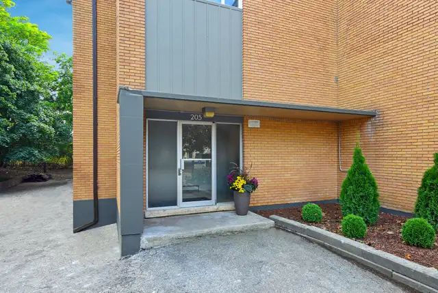 ALL INCLUSIVE - The Tuscan Apt 2BR Apt-Modern Upgrades - Balcony - Photo 3