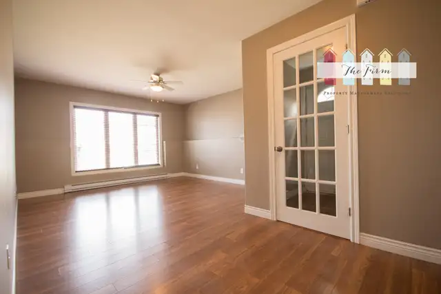 Large Three Bedroom Ground Level Apartment - Kenmount Terrace - Photo 2