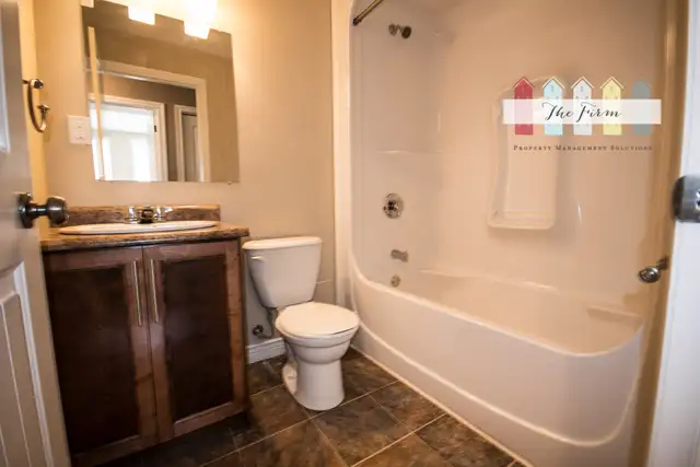 Large Three Bedroom Ground Level Apartment - Kenmount Terrace - Photo 9