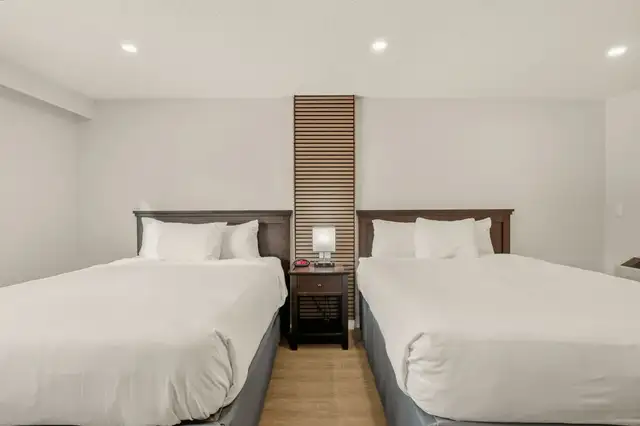 Furnished Bachelor, with a POOL View and Fitness Center Access! - Photo 11