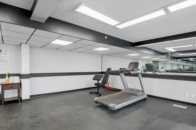 Furnished Bachelor, with a POOL View and Fitness Center Access! - Photo 16