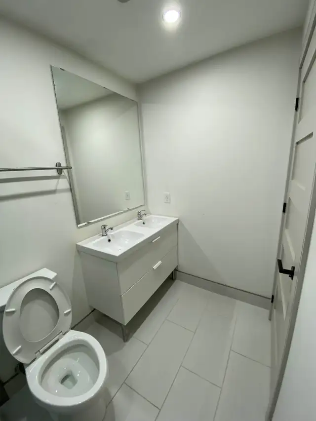 Modern & Fully Renovated Basement Apartment - Weston Rd and Roge - Photo 6