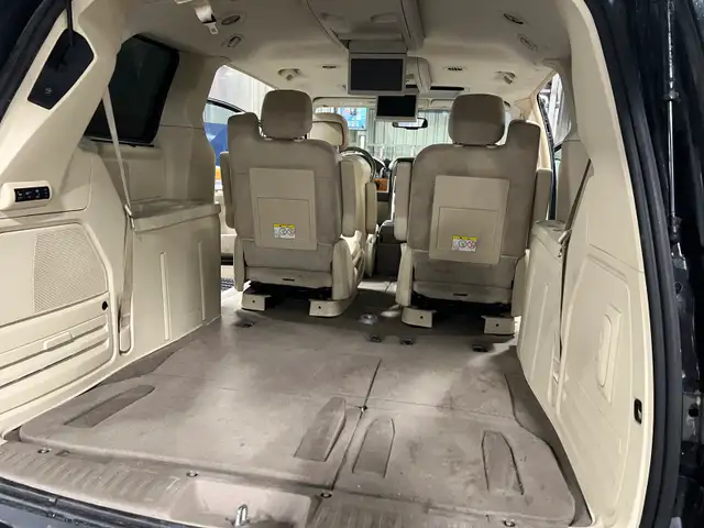 2010 Chrysler town & Countey - Photo 9