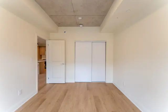 Unit 302 - 11 Robert St - 1 Bedroom 1 Bathroom - Photo 2