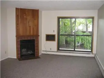 Great Lakeview Location - 2 Bedrooom - Photo 2