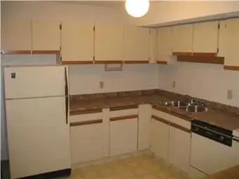Great Lakeview Location - 2 Bedrooom - Photo 5