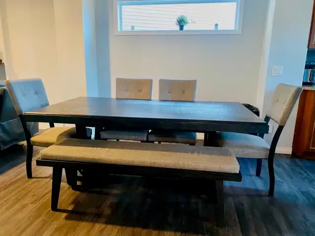 Calgary 4 Bed 3.5 Bath Dbl Garage Family Home Large Yard! - Photo 4