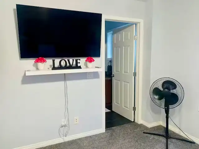 Calgary 4 Bed 3.5 Bath Dbl Garage Family Home Large Yard! - Photo 6