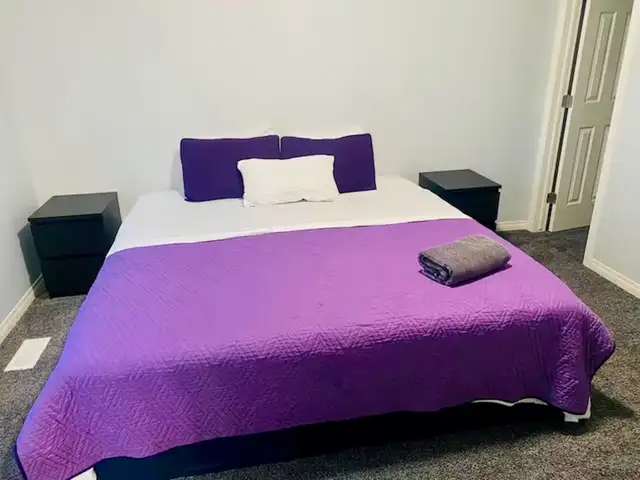 Calgary 4 Bed 3.5 Bath Dbl Garage Family Home Large Yard! - Photo 8