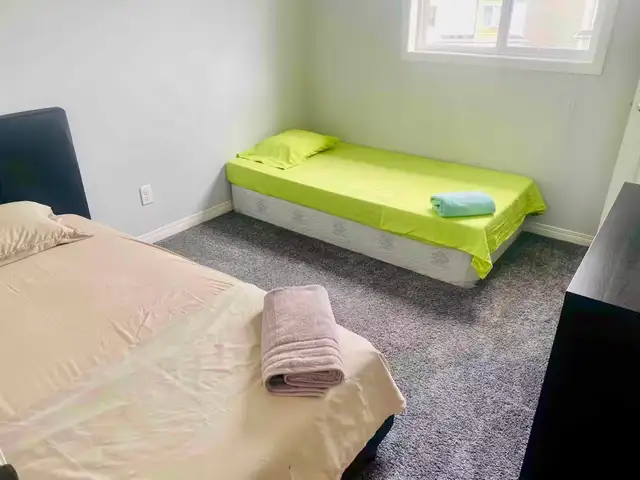 Calgary 4 Bed 3.5 Bath Dbl Garage Family Home Large Yard! - Photo 11