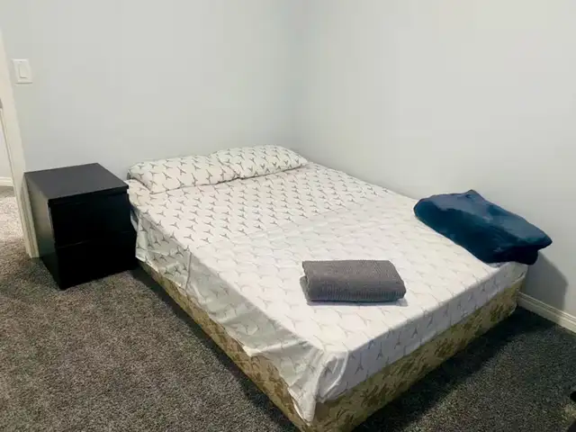 Calgary 4 Bed 3.5 Bath Dbl Garage Family Home Large Yard! - Photo 12