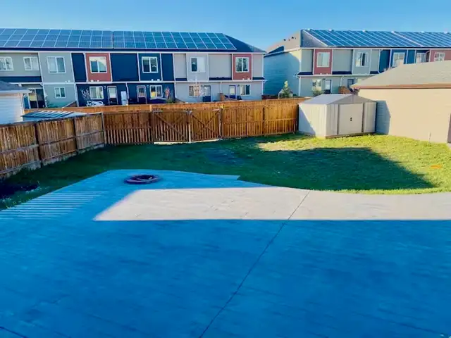 Calgary 4 Bed 3.5 Bath Dbl Garage Family Home Large Yard! - Photo 13